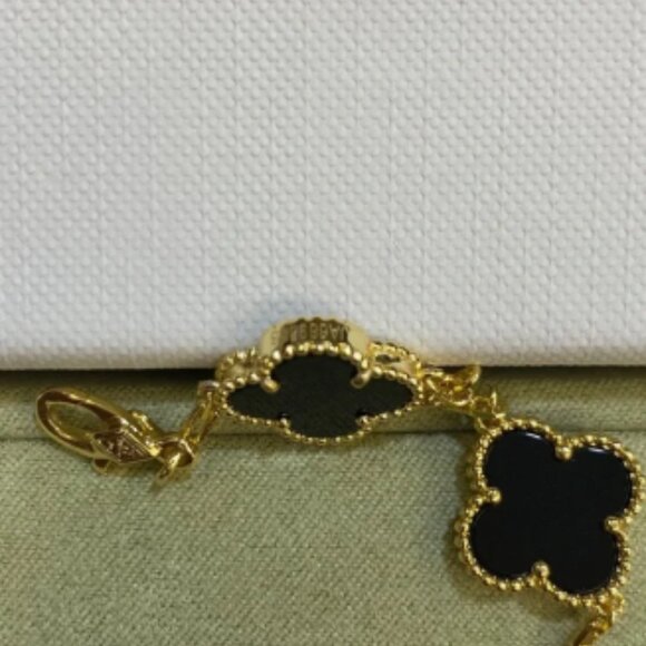 Van Cleef & Arpels Black Five Flower Four Leaf Clover Bracelet - Picture 4 of 5